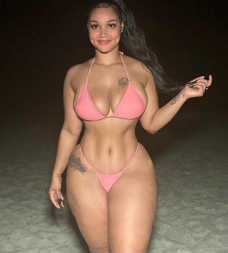 Darla Shuttlesworth 裸の女優 画像