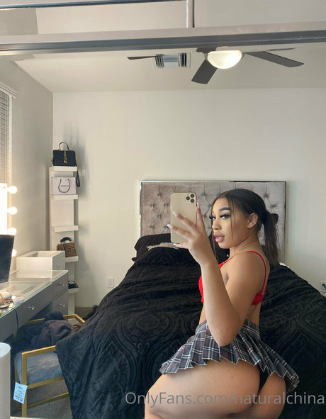 女子高生OnlyFans ヌード 写真