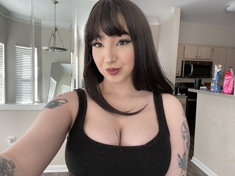 Krissyscx ポルノ女優 写真