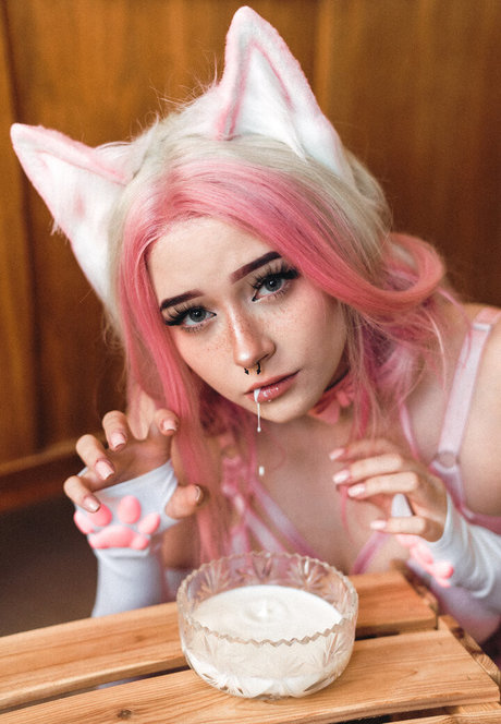 Angela Halee アダルトモデル 写真