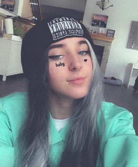 お金 OnlyFans 無料ヌード 写真