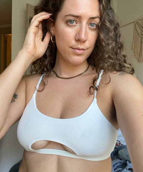 Nicole Quinn ポルノモデル 画像