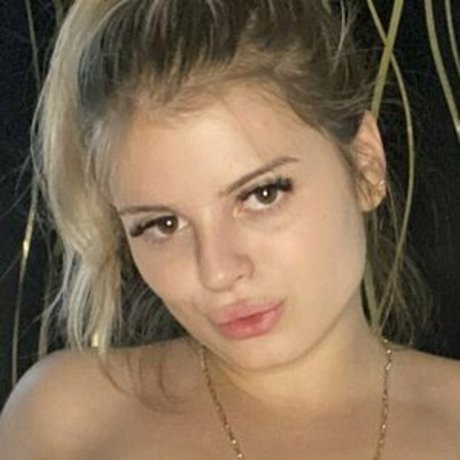 Valentina Sime ポルノスター セクシー アーカイブ