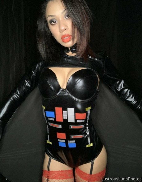 巨乳とお尻のOnlyFans ヌード 画像