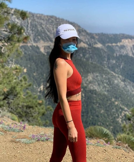 Elizabeth Tran セクシー女優 写真