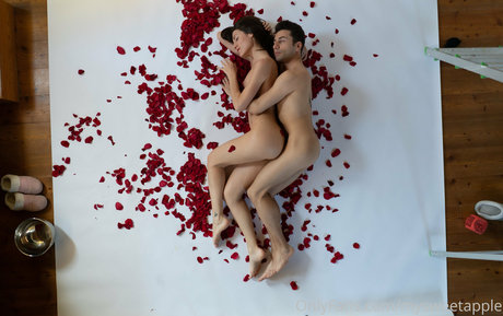 My Sweet Apple スター ヌード ギャラリー