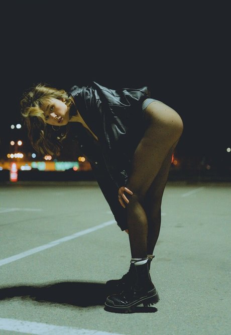 Lilbiii Sashatman ポルノスター アート 写真