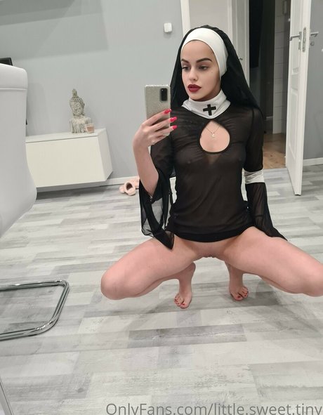 _Sweet Tiny ポルノスター アート 画像