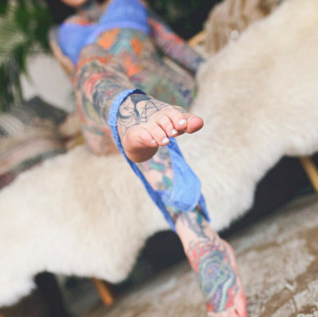 Tigerlilly 裸の女優 写真