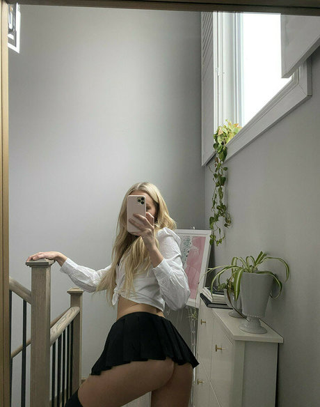 大きなお尻のアジア人OnlyFans アートポルノ 画像