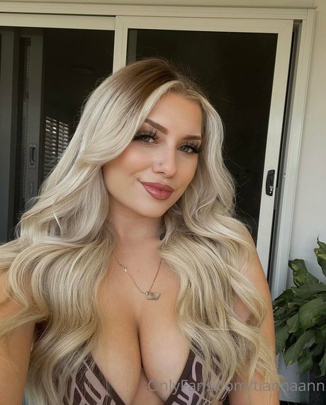 TiannaAnn ポルノモデル ギャラリー