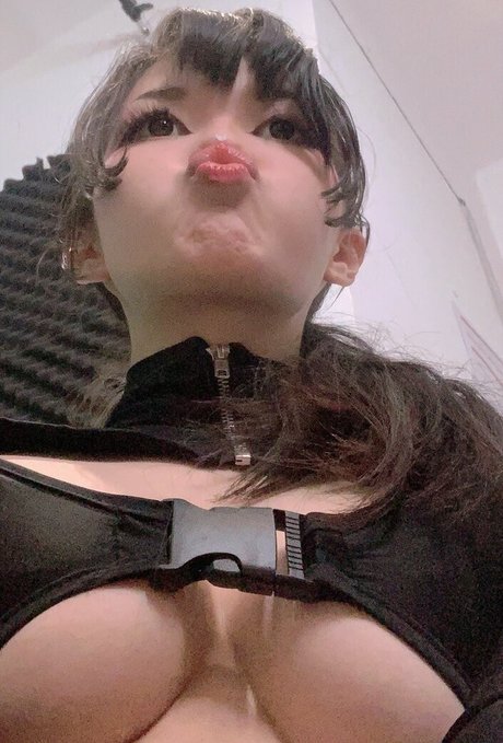 金髪の小柄なOnlyFans 美しい裸 ギャラリー