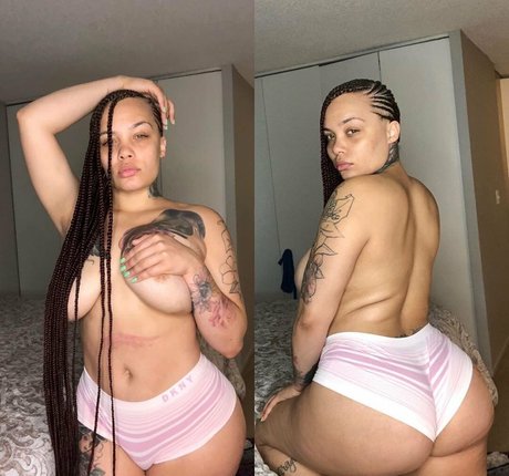 熟女ティーンOnlyFans HD ギャラリー