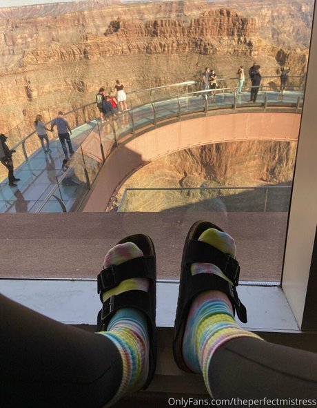 ナイロン足 OnlyFans 素敵 画像