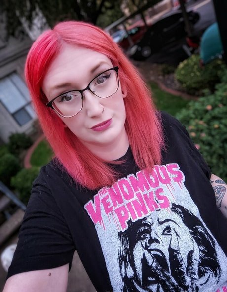 scarlettultra ポルノ女優 画像