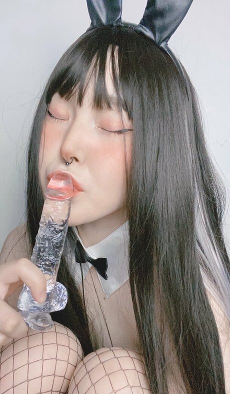 sally wu ヌードスター 画像