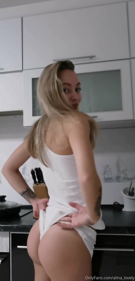 alinalovely 裸のスター 写真