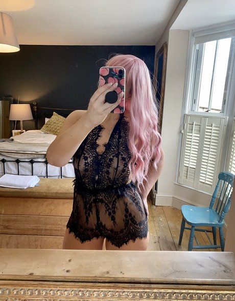 mia with the rear 限定スター 写真