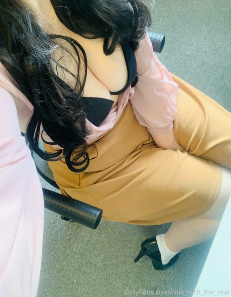 金髪の小柄なOnlyFans アート裸 写真