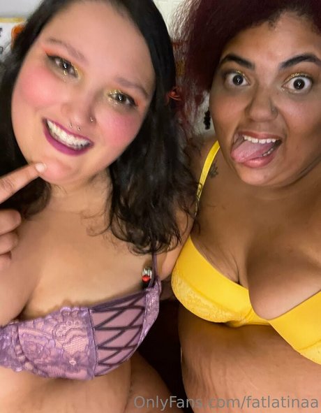 fatlatinaa 裸のモデル 写真