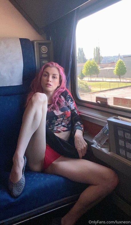 Luxneon xxxモデル 画像