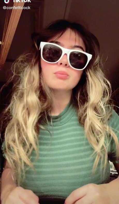 Vangie 無料モデル 写真