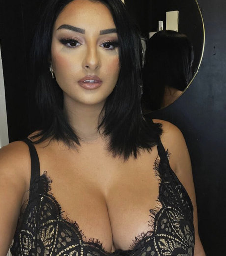 アジアの女性支配OnlyFans 無料セクシー 写真