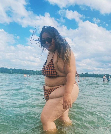 yersays ヌードスター 写真