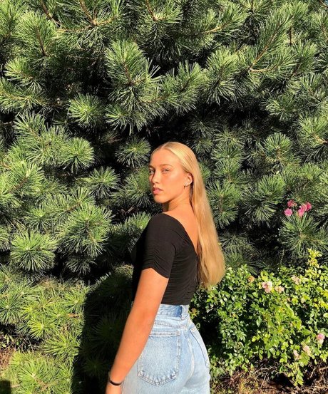 Juliette Bossu ポルノスター 写真