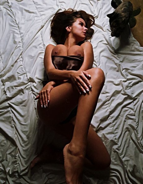 Anna Trandyusha ポルノスター トップ 画像