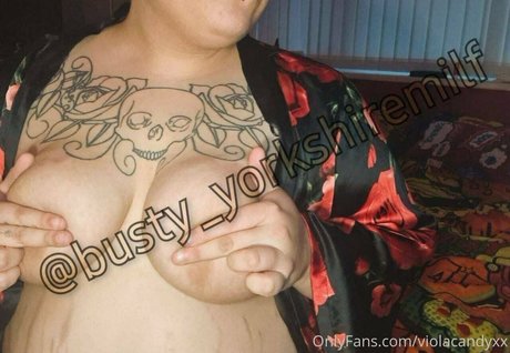 violacandyxx ポルノモデル 画像