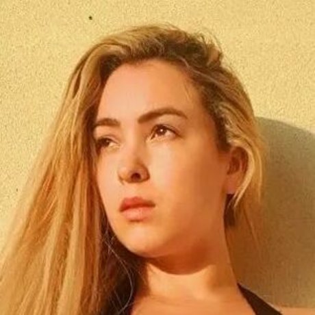 Miabellydancerofficial 独占スター 写真