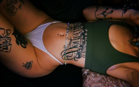 FoxyBebe420 エロティックなスター アーカイブ