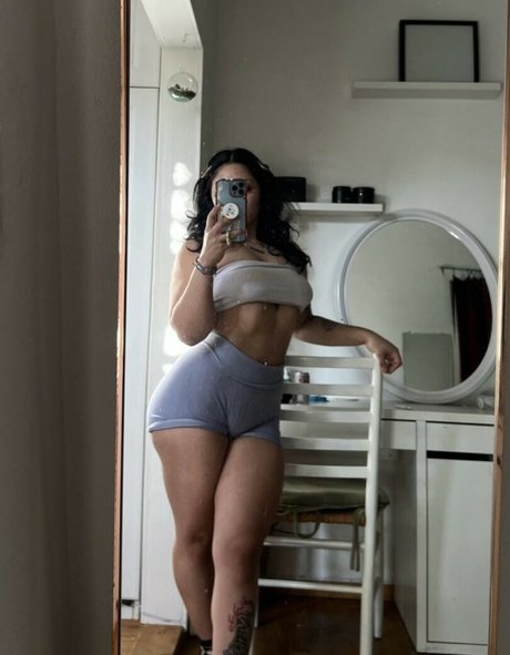 scarlettviv ポルノモデル 画像