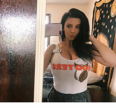 ビンボオンリーファンズ セクシー 画像