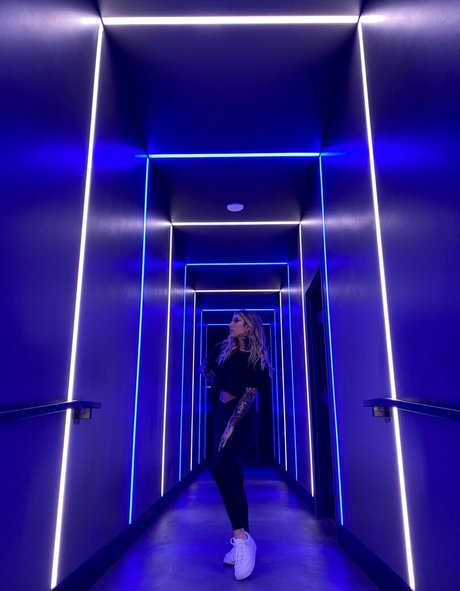 Pterodactylsftw セクシーモデル 写真