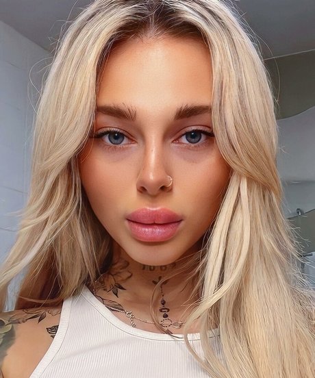 チンコを持つ女たち OnlyFans 美しい裸 ギャラリー