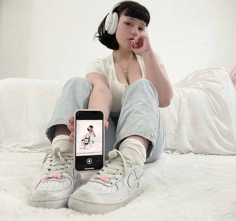 emidoll 無料女優 写真