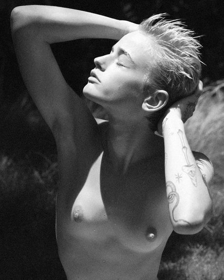 Esther McGregor 美しいスター アーカイブ