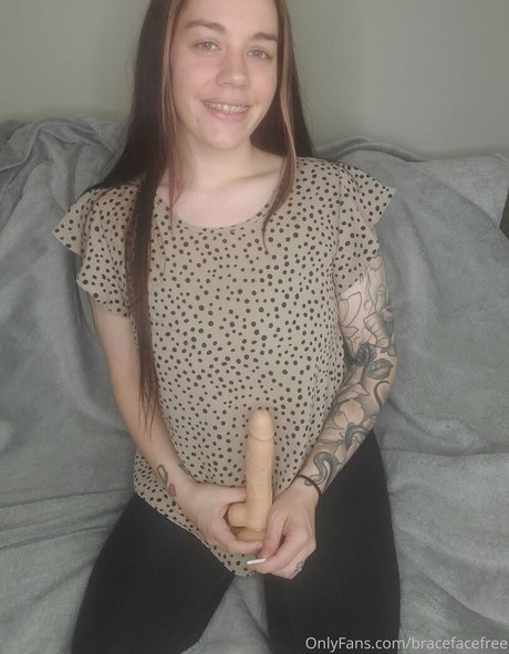 bracefacefree ポルノスター ヌード 写真