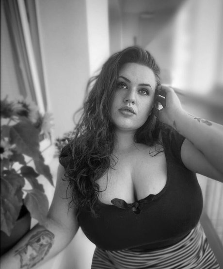 Babu Vale ヌードスター 画像