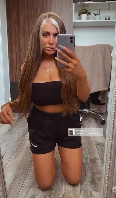 小さいチンポOnlyFans ヌード 写真