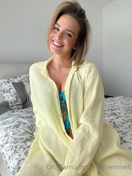 Julia Roemmelt かわいいポルノスター 写真