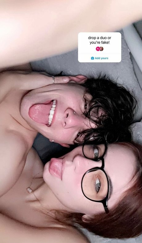 大学のOnlyFans セクシーヌード 写真