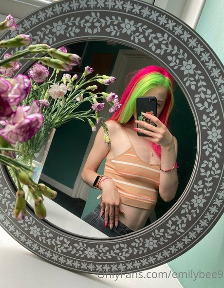 emilybee9 アダルトモデル 画像