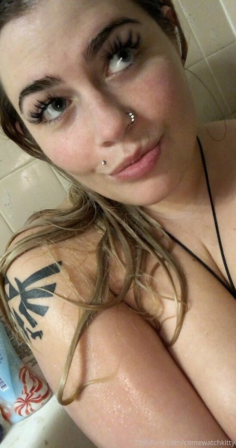 アジア人フィンドムOnlyFans ヌード 画像