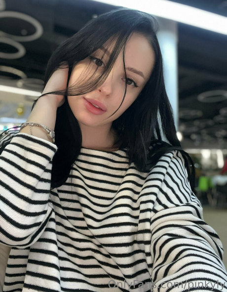 pinkyly スター 写真