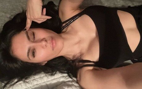 Cristina Vee ポルノスター 美しい 写真