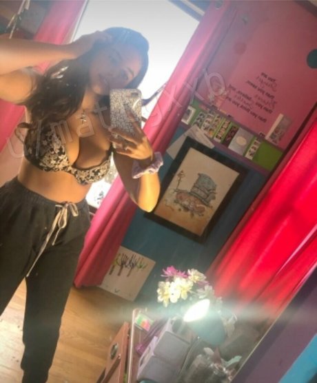 Nerdysara かわいいポルノスター 写真