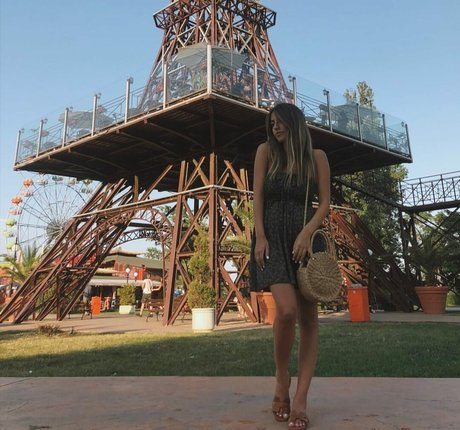 Meshi Malka 無料モデル 写真